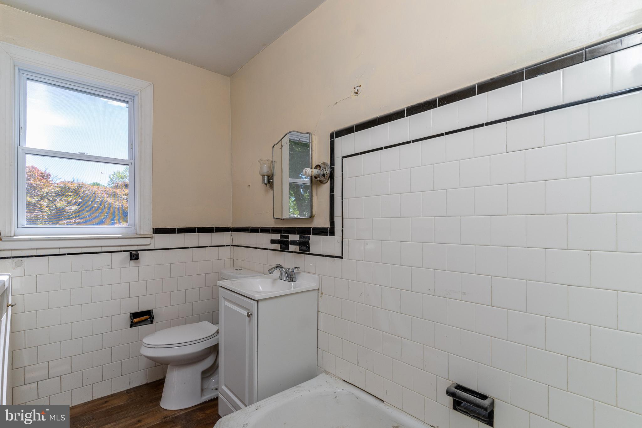3526 White Chapel Road Baltimore, MD 21215 - Photo 18 of 30 Bathroom 2