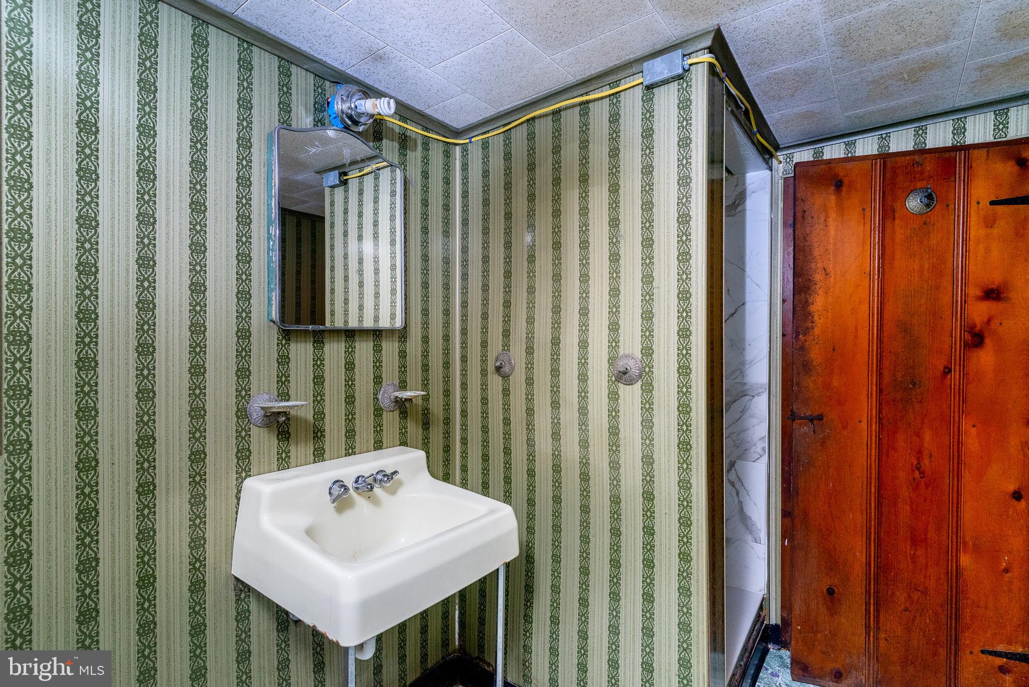 3526 White Chapel Road Baltimore, MD 21215 - Photo 21 of 30 Bathroom 3