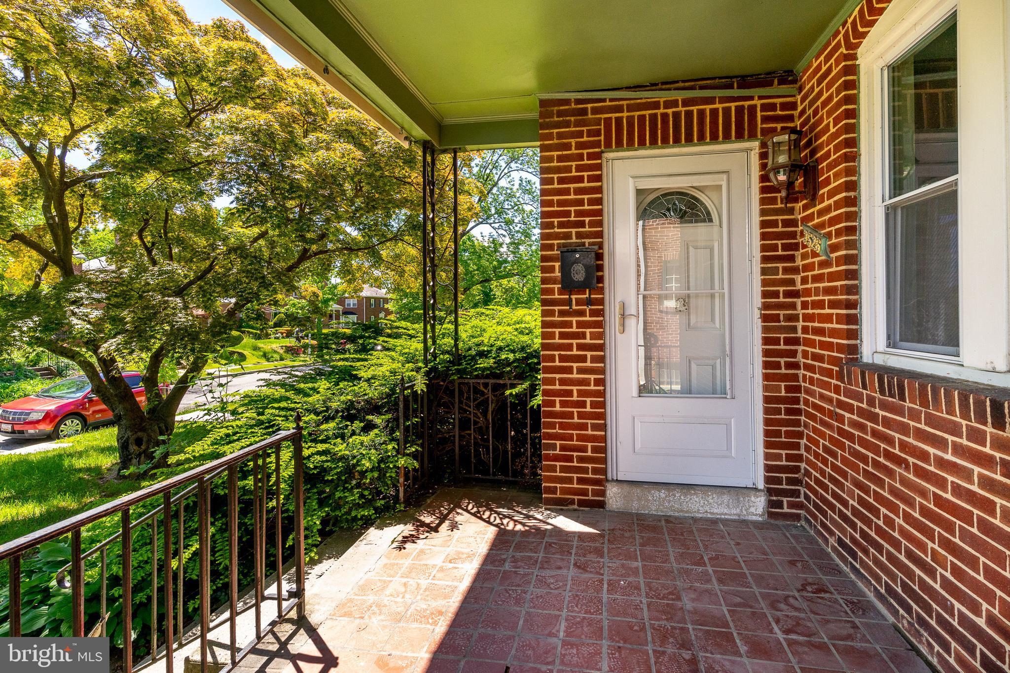 3526 White Chapel Road Baltimore, MD 21215 - Photo 5 of 30 Front Patio
