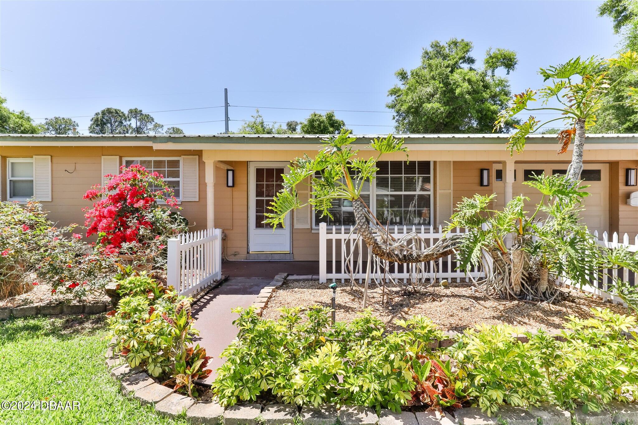 2192 Nottingham Road South Daytona, FL 32119 - Photo 5 of 43 Stunning Landscape