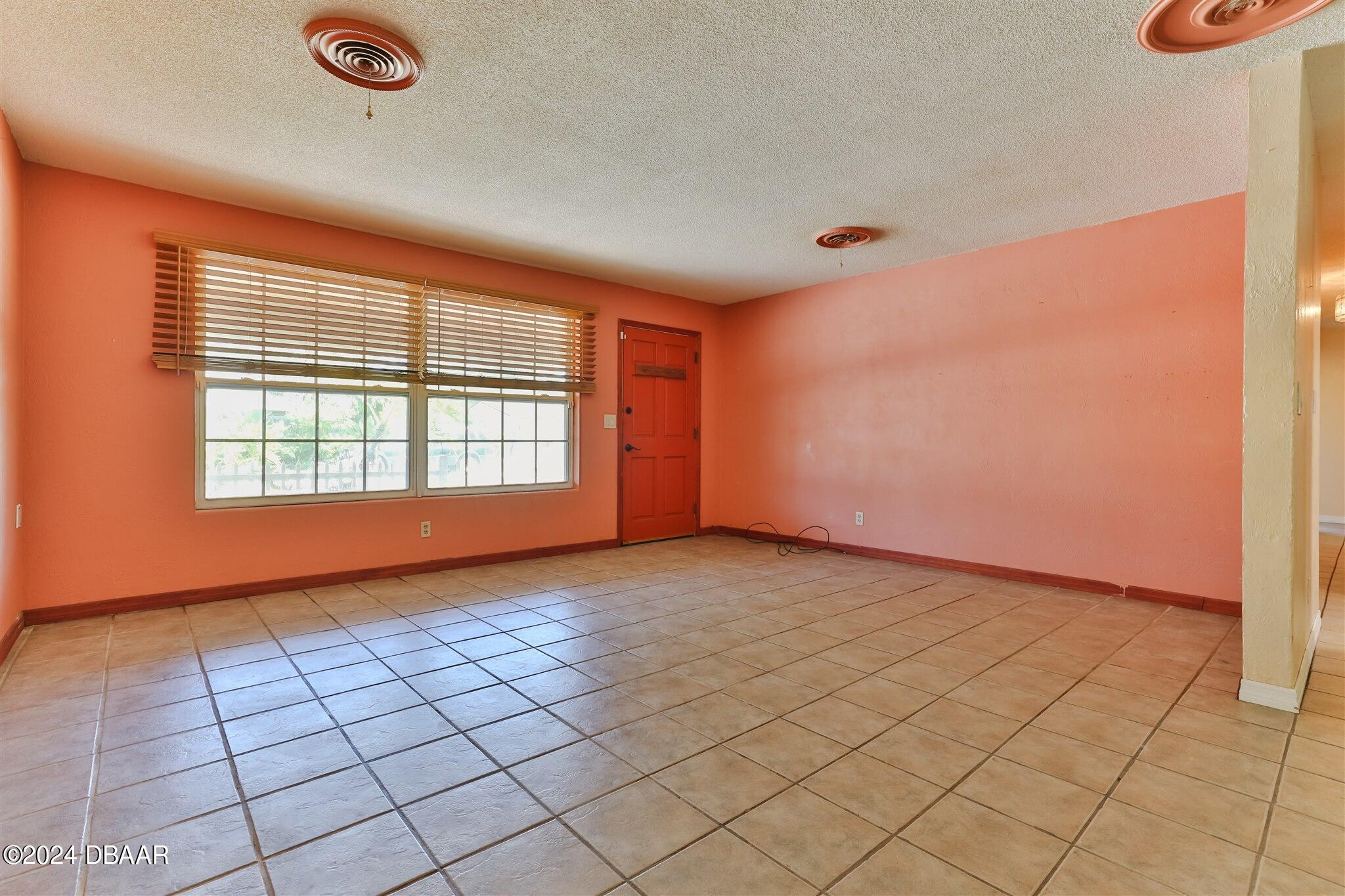 2192 Nottingham Road South Daytona, FL 32119 - Photo 8 of 43 Living Room