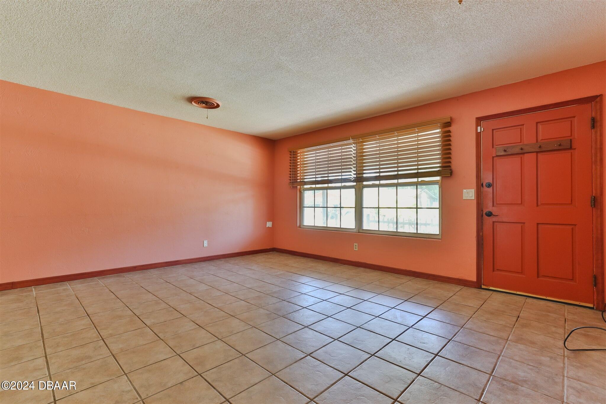 2192 Nottingham Road South Daytona, FL 32119 - Photo 9 of 43 Living Room