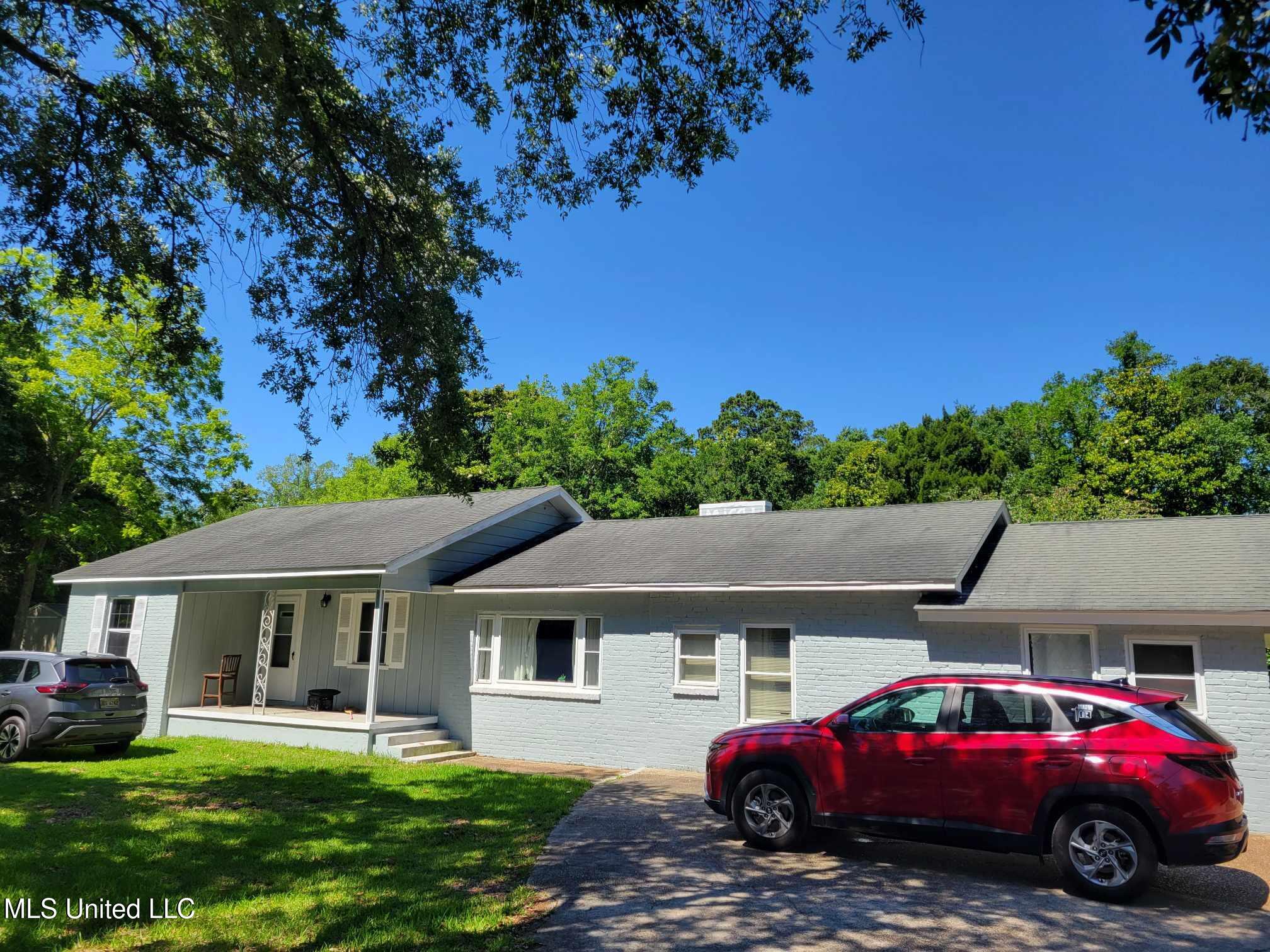 5809 Washington Avenue Ocean Springs, MS 39564 - Photo 1 of 11 front