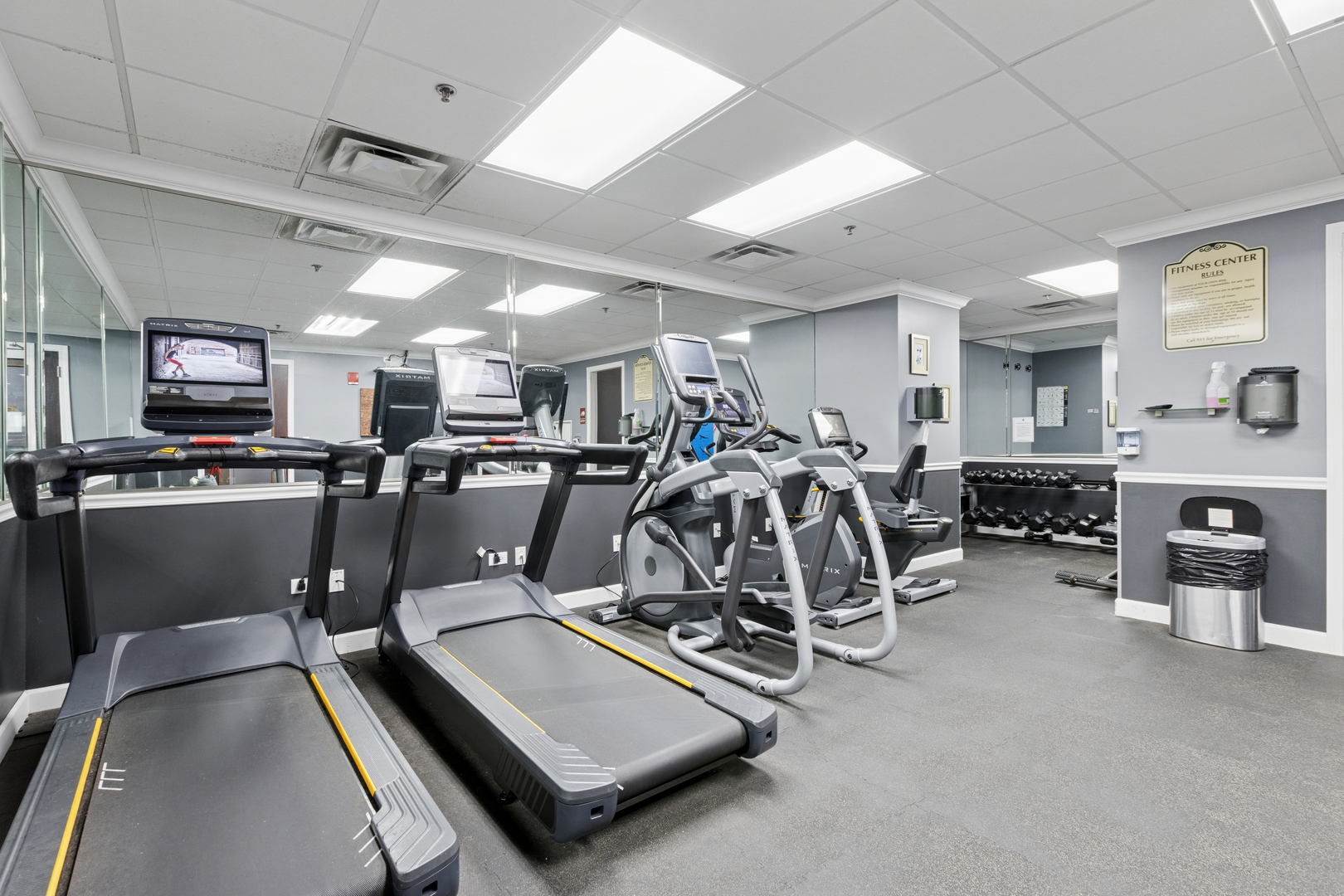 1400 South Michigan Avenue, Unit 1708 Chicago, IL 60605 - Photo 20 of 20 a view of a room with gym equipment