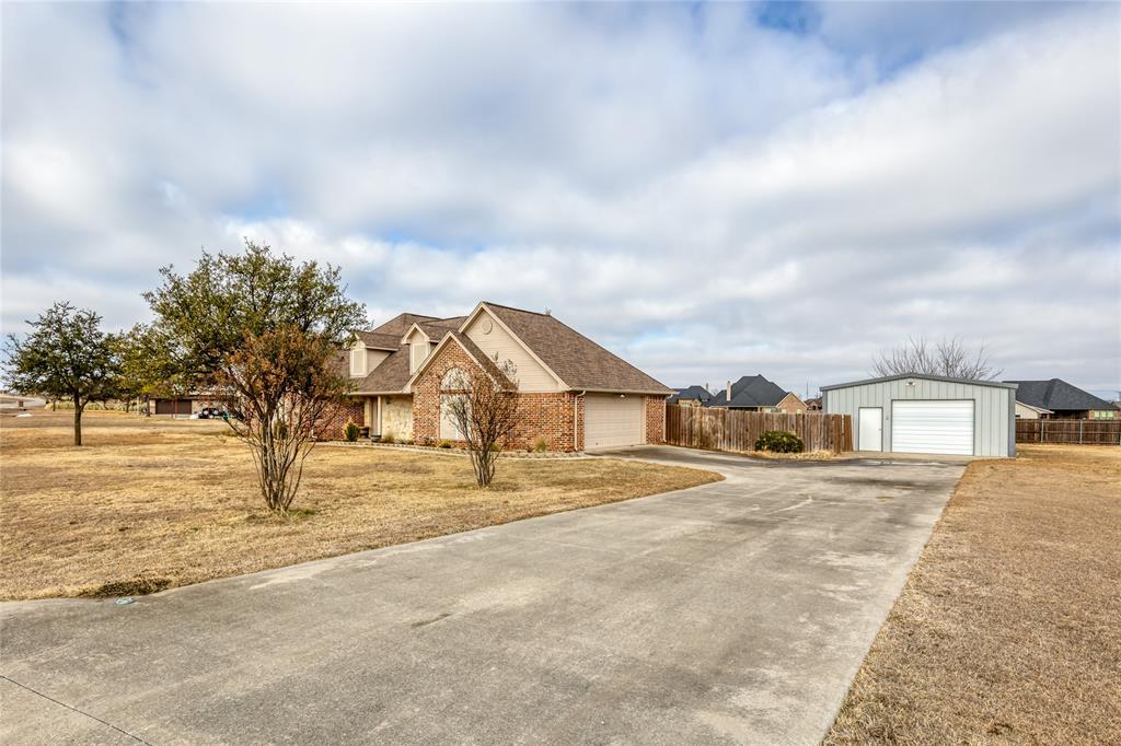 257 Reatta Drive Decatur, TX 76234 - Photo 29 of 39 a view of an house with entertaining space