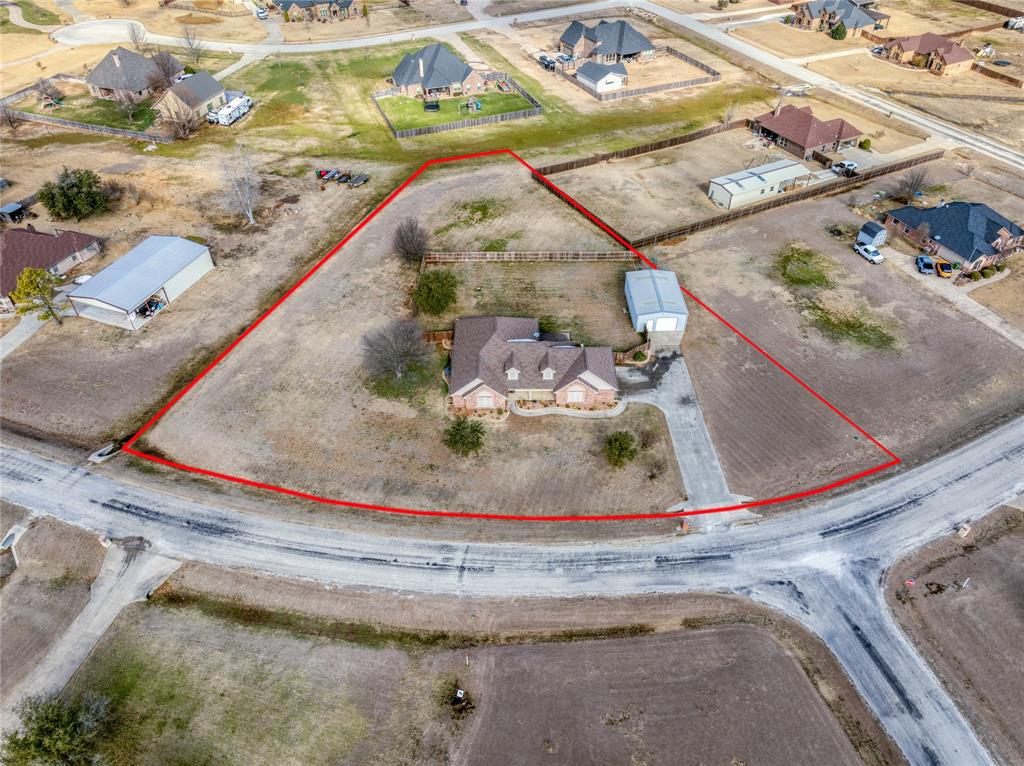 257 Reatta Drive Decatur, TX 76234 - Photo 3 of 39 a view of living room