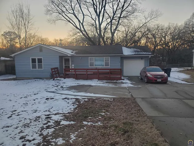 $195,000 | 3317 Northwest Rochester Road, Topeka, KS 66617
