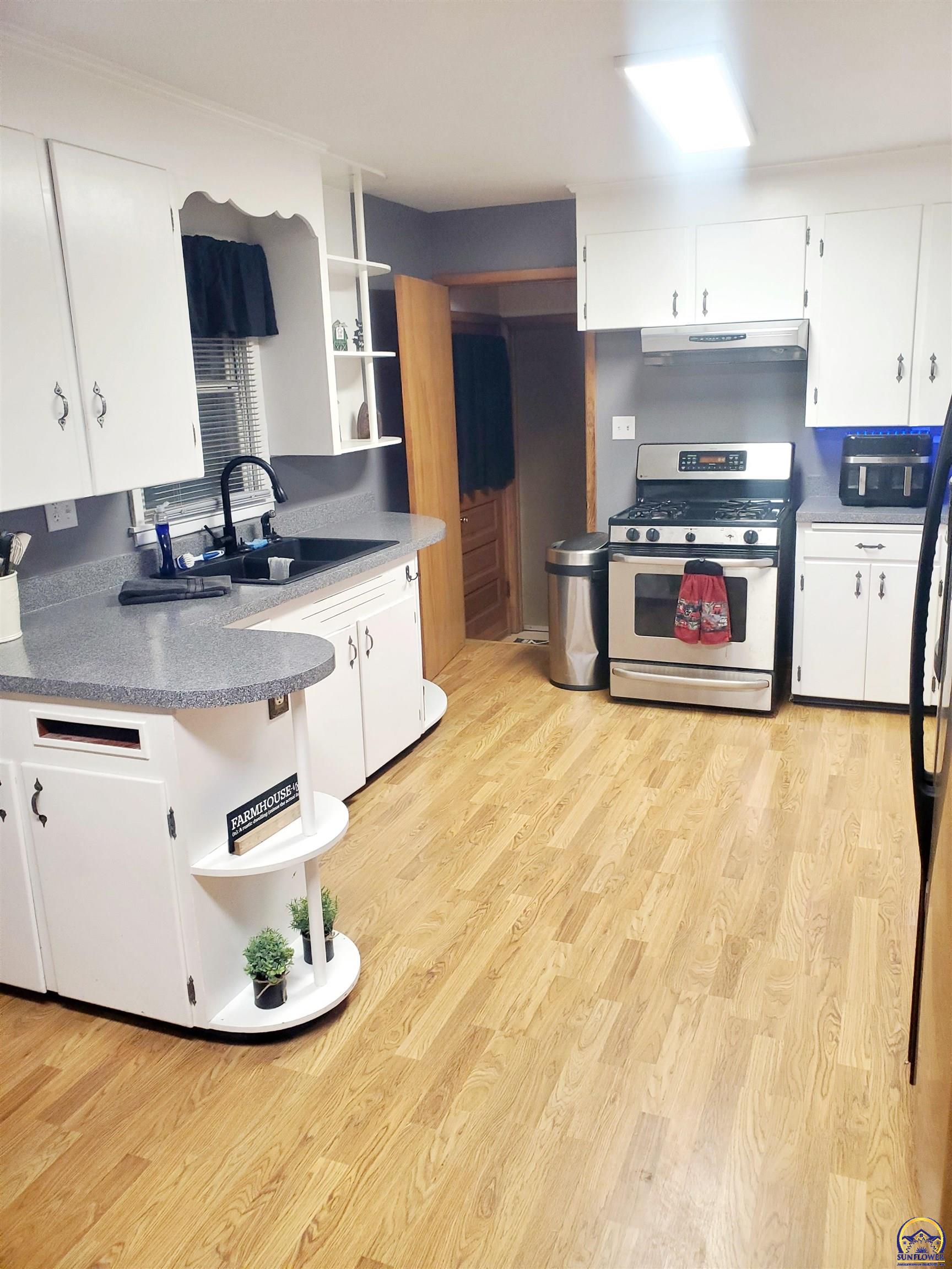 3317 Northwest Rochester Road Topeka, KS 66617 - Photo 11 of 22