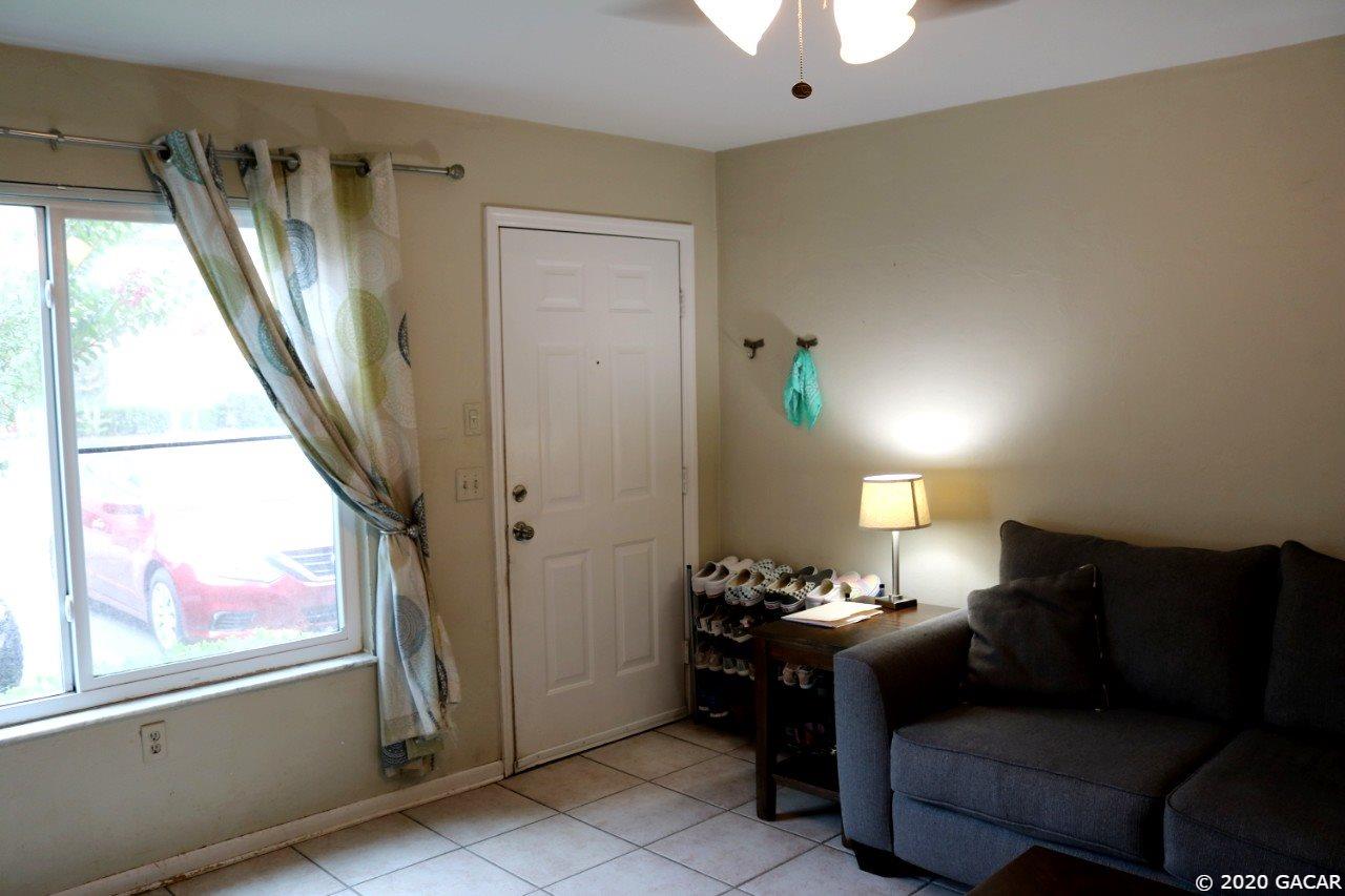 2300 Southwest 43rd Street, Unit J3 Gainesville, FL 32607 - Photo 4 of 18 Gallery Image 4