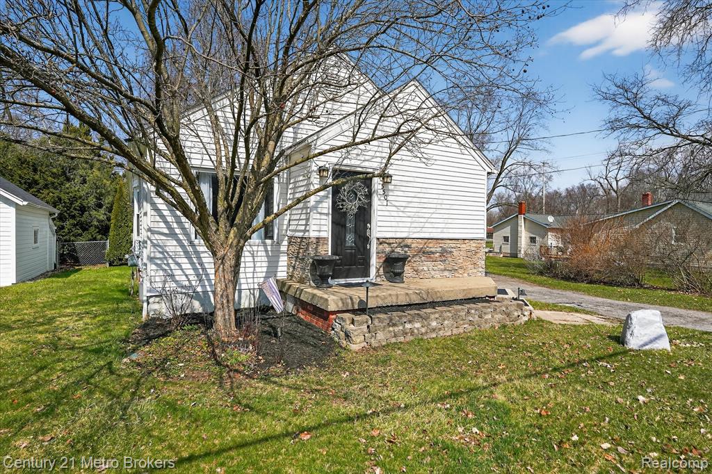 5501 East Potter Road Flint, MI 48506 - Photo 2 of 45