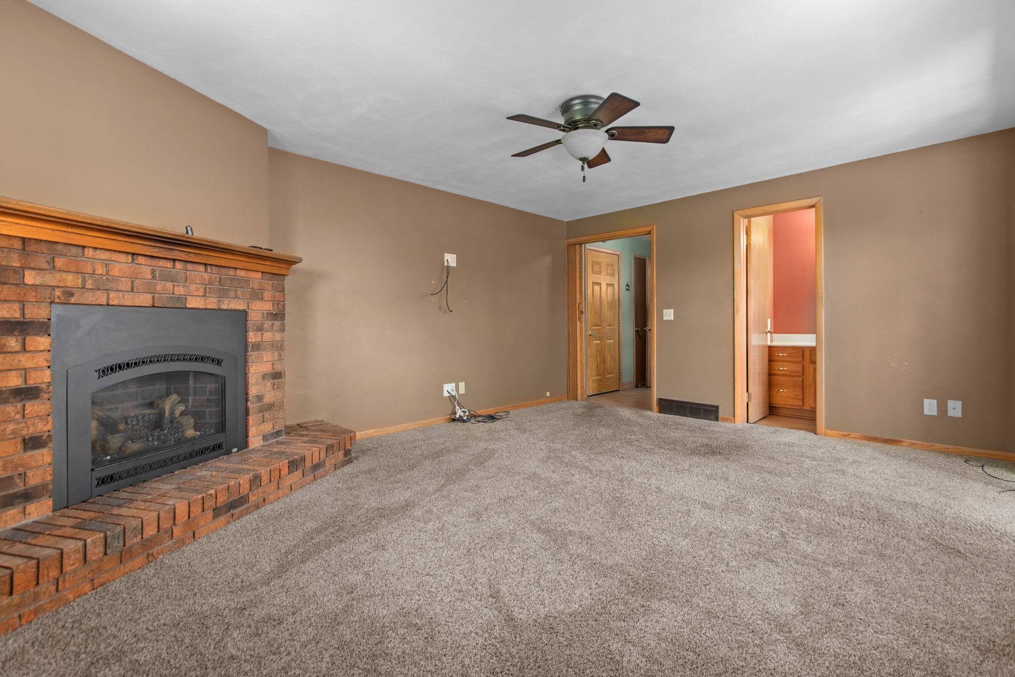 5730 West Sandra Drive Appleton, WI 54913 - Photo 10 of 28