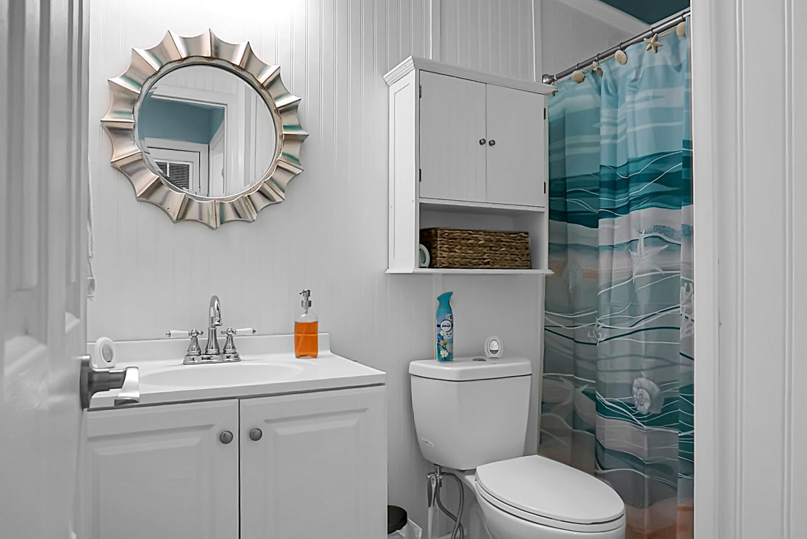 220 Albacore Road Bonneau, SC 29431 - Photo 39 of 53 Guest bath