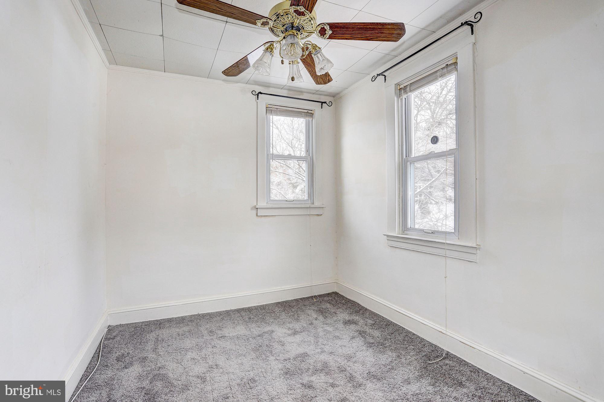 649 Coleraine Road Baltimore, MD 21229 - Photo 18 of 29 Upper-Level Dining Room