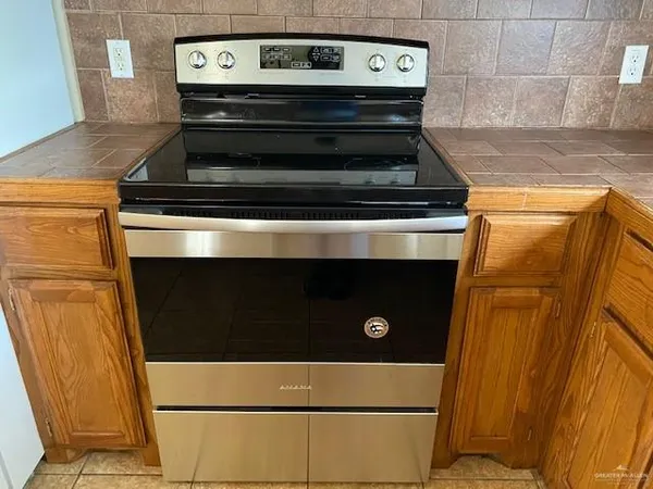 $995 | 1803 South Juniper Street, Pharr, TX 78577