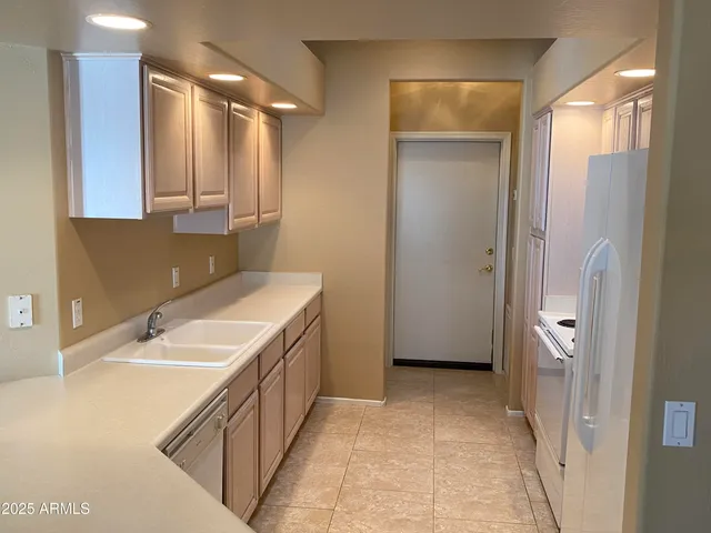 $1,595 | 320 South 70th Street, Unit 59, Mesa, AZ 85208