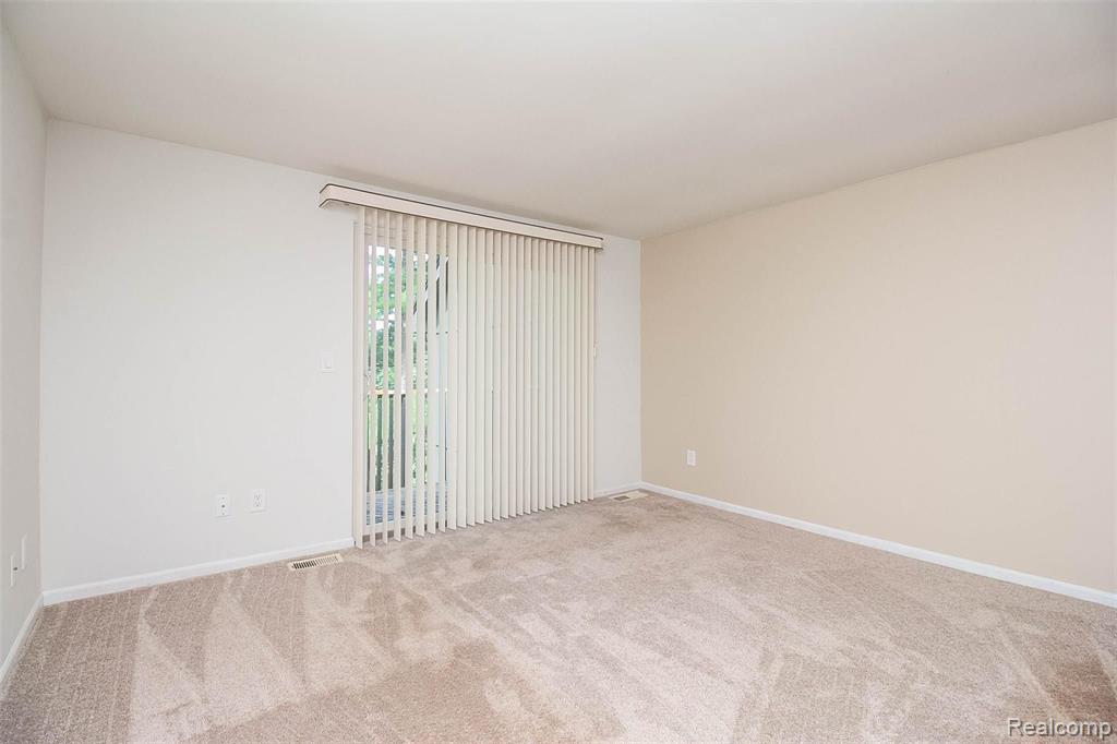 1931 Pine Ridge Lane Bloomfield Hills, MI 48302 - Photo 19 of 47
