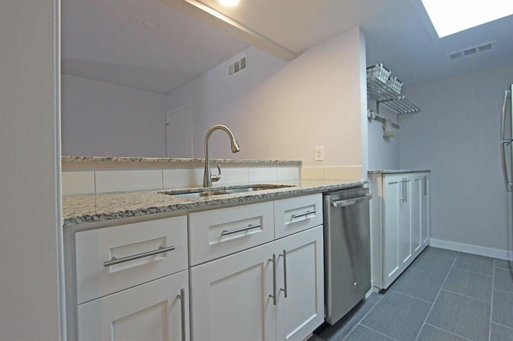 12816 Midway Road, Unit 2049 Dallas, TX 75244 - Photo 2 of 25