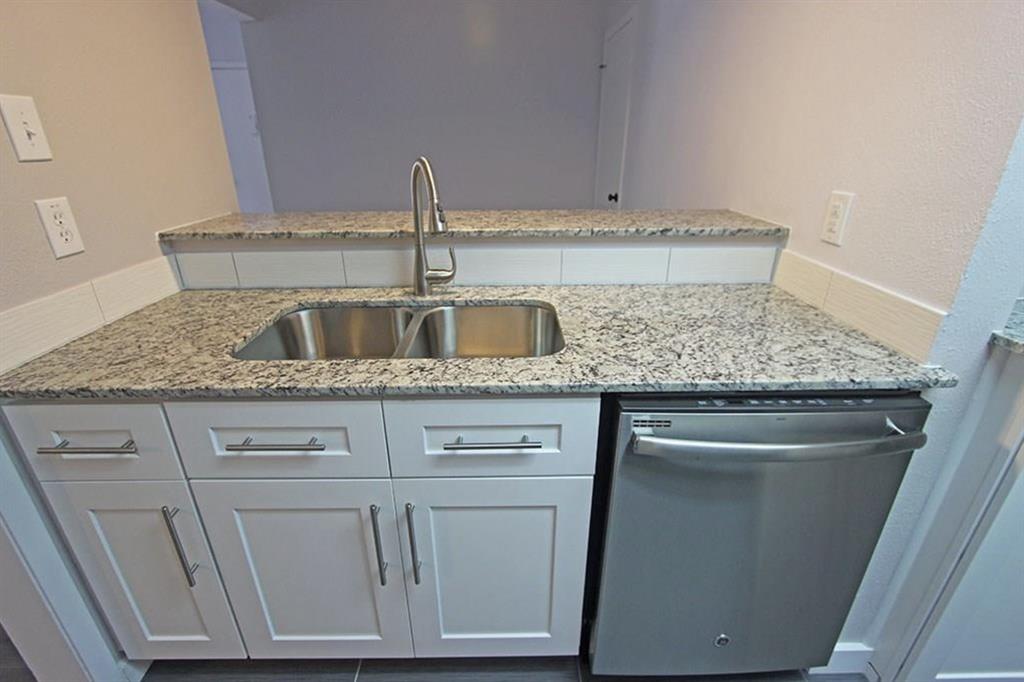 12816 Midway Road, Unit 2049 Dallas, TX 75244 - Photo 5 of 25