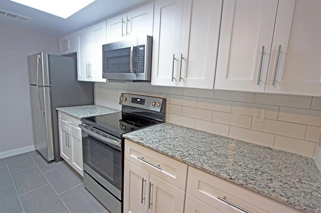 12816 Midway Road, Unit 2049 Dallas, TX 75244 - Photo 7 of 25