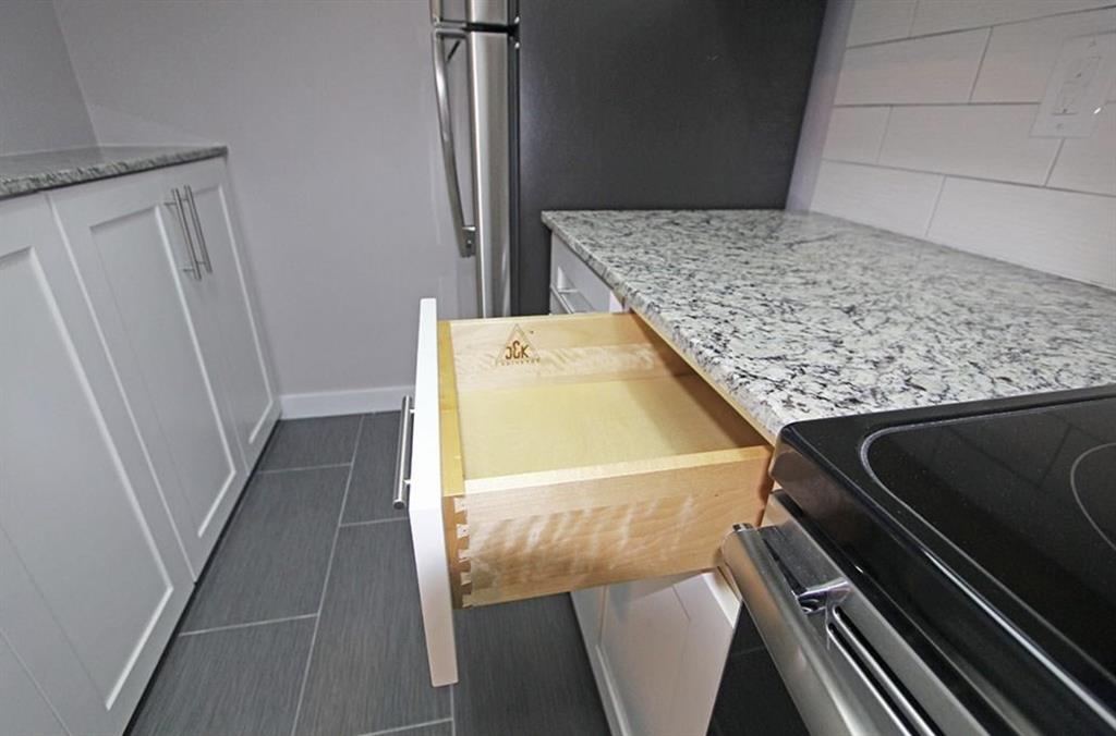 12816 Midway Road, Unit 2049 Dallas, TX 75244 - Photo 8 of 25