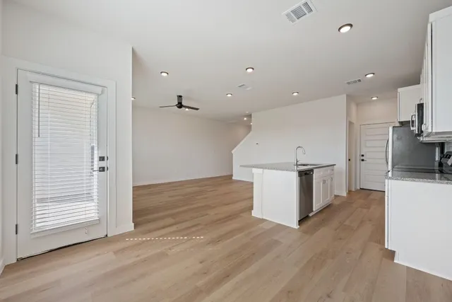 $2,099 | 2600 Gattis School Road, Unit 1202, Round Rock, TX 78664