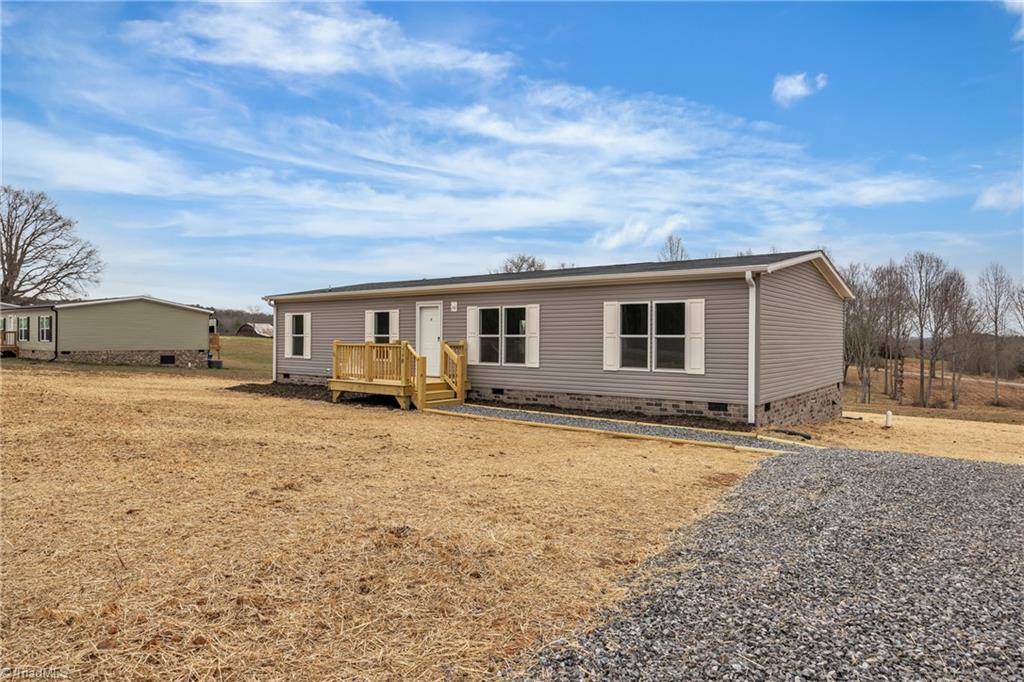 275 Carlton Road Boomer, NC 28606 - Photo 3 of 31