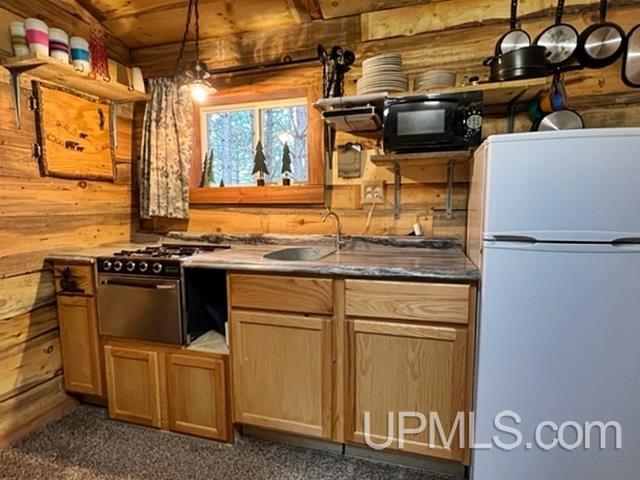 W10054 Barnes Lake Road Dunbar, WI 54119 - Photo 4 of 19 Gallery Image 4