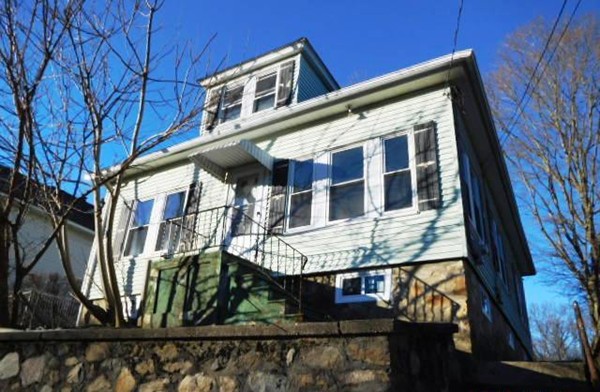 20 Topping Road Andover, MA 01810 - Photo 1 of 14 Gallery Image 1