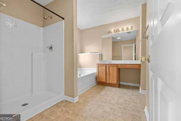 $2,000 | 6225 Shenfield Lane, Union City, GA 30291
