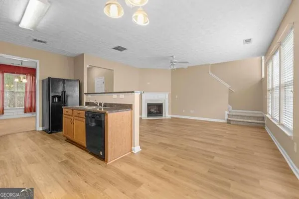 $2,000 | 6225 Shenfield Lane, Union City, GA 30291