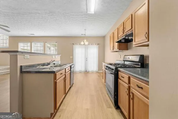 $2,000 | 6225 Shenfield Lane, Union City, GA 30291