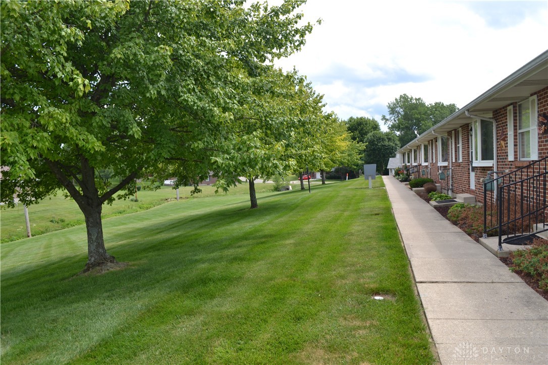 4430 Ridgewood Road East Springfield, OH 45503 - Photo 2 of 31