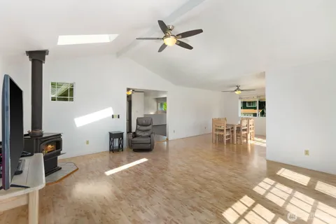 $1,100,000 | 38505 Southeast 86th Place, Snoqualmie, WA 98065