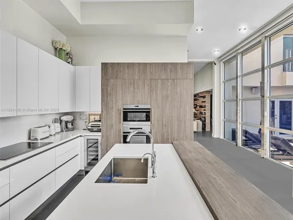 $27,000 | 307 Holiday Drive, Hallandale Beach, FL 33009