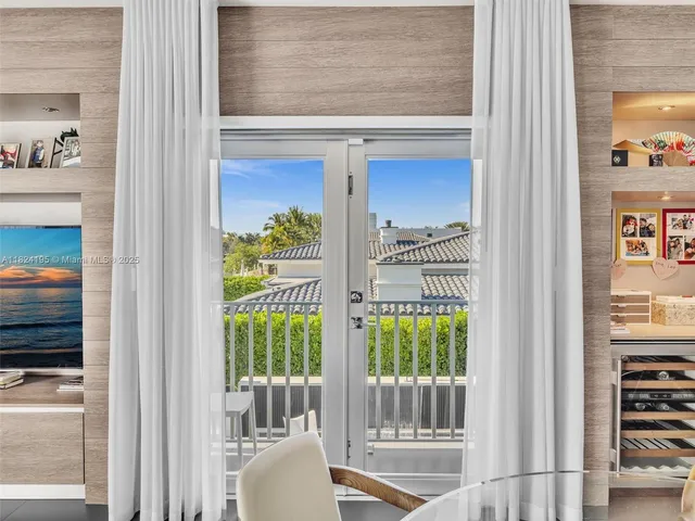 $27,000 | 307 Holiday Drive, Hallandale Beach, FL 33009