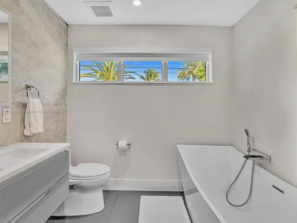 $27,000 | 307 Holiday Drive, Hallandale Beach, FL 33009