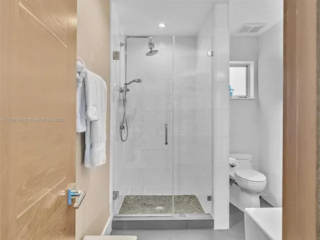 $27,000 | 307 Holiday Drive, Hallandale Beach, FL 33009