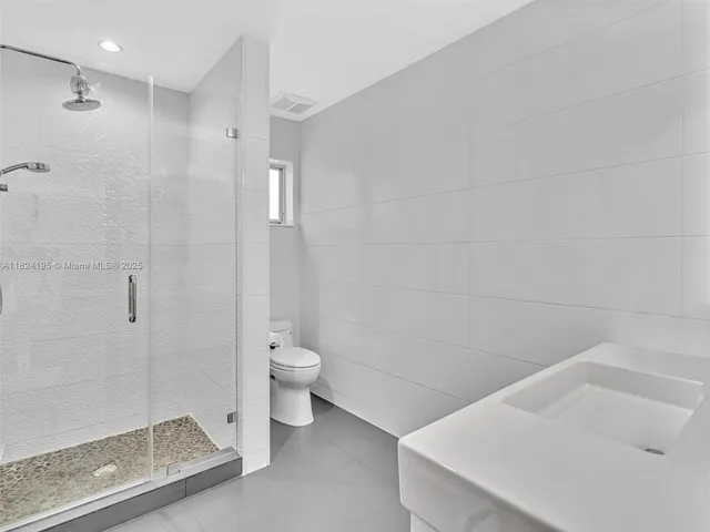 $27,000 | 307 Holiday Drive, Hallandale Beach, FL 33009