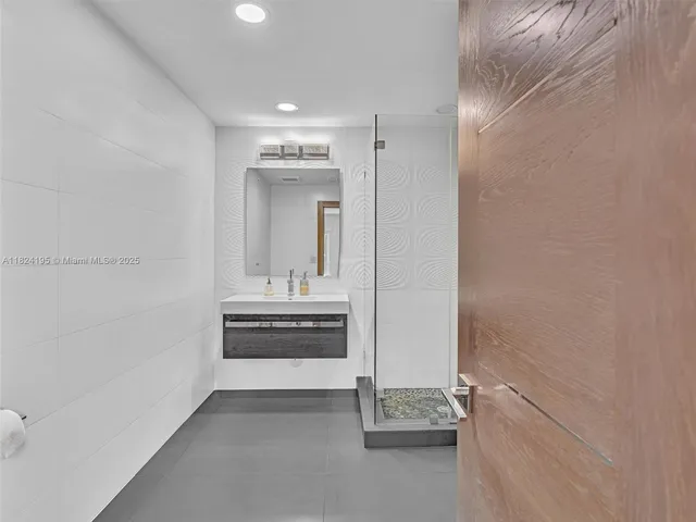 $27,000 | 307 Holiday Drive, Hallandale Beach, FL 33009