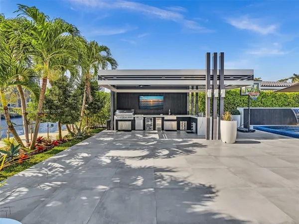 $27,000 | 307 Holiday Drive, Hallandale Beach, FL 33009