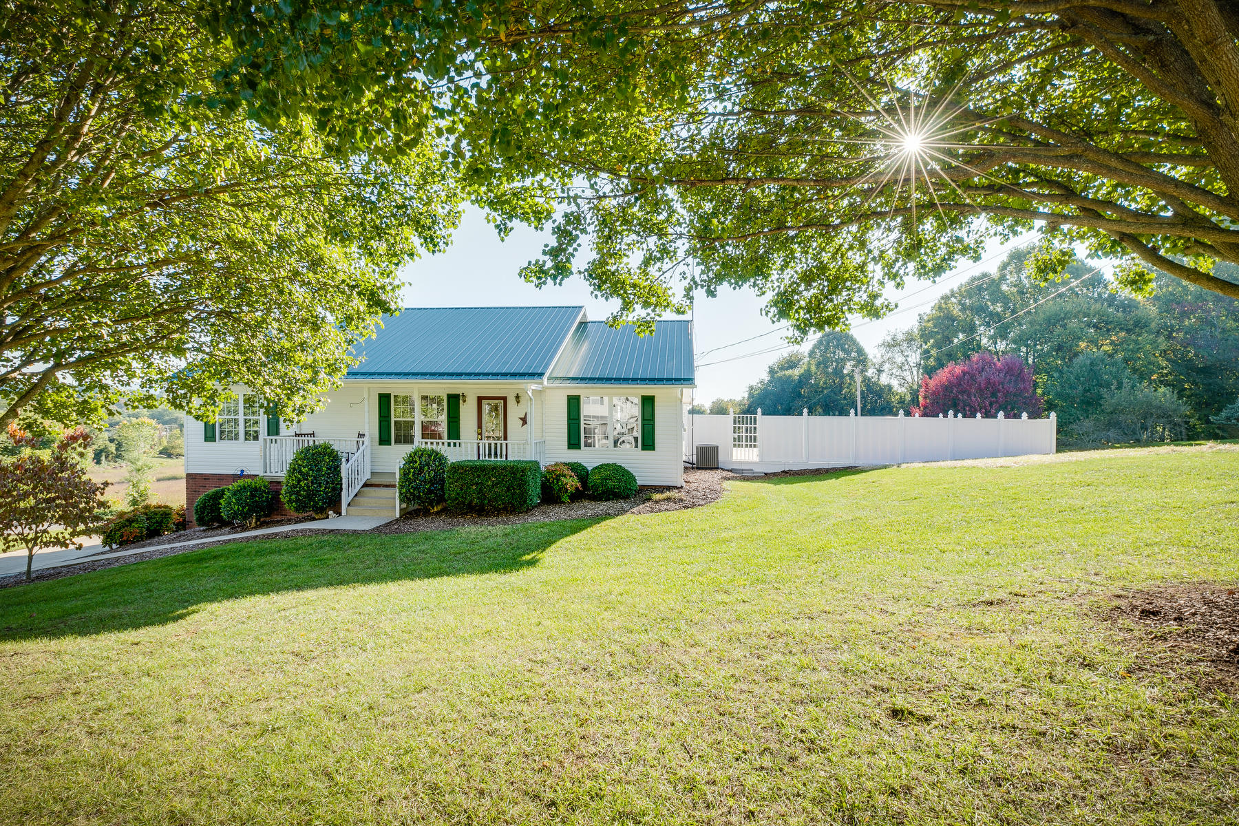 137 Laurel View Road Jonesborough, TN 37659 - Photo 2 of 59 002
