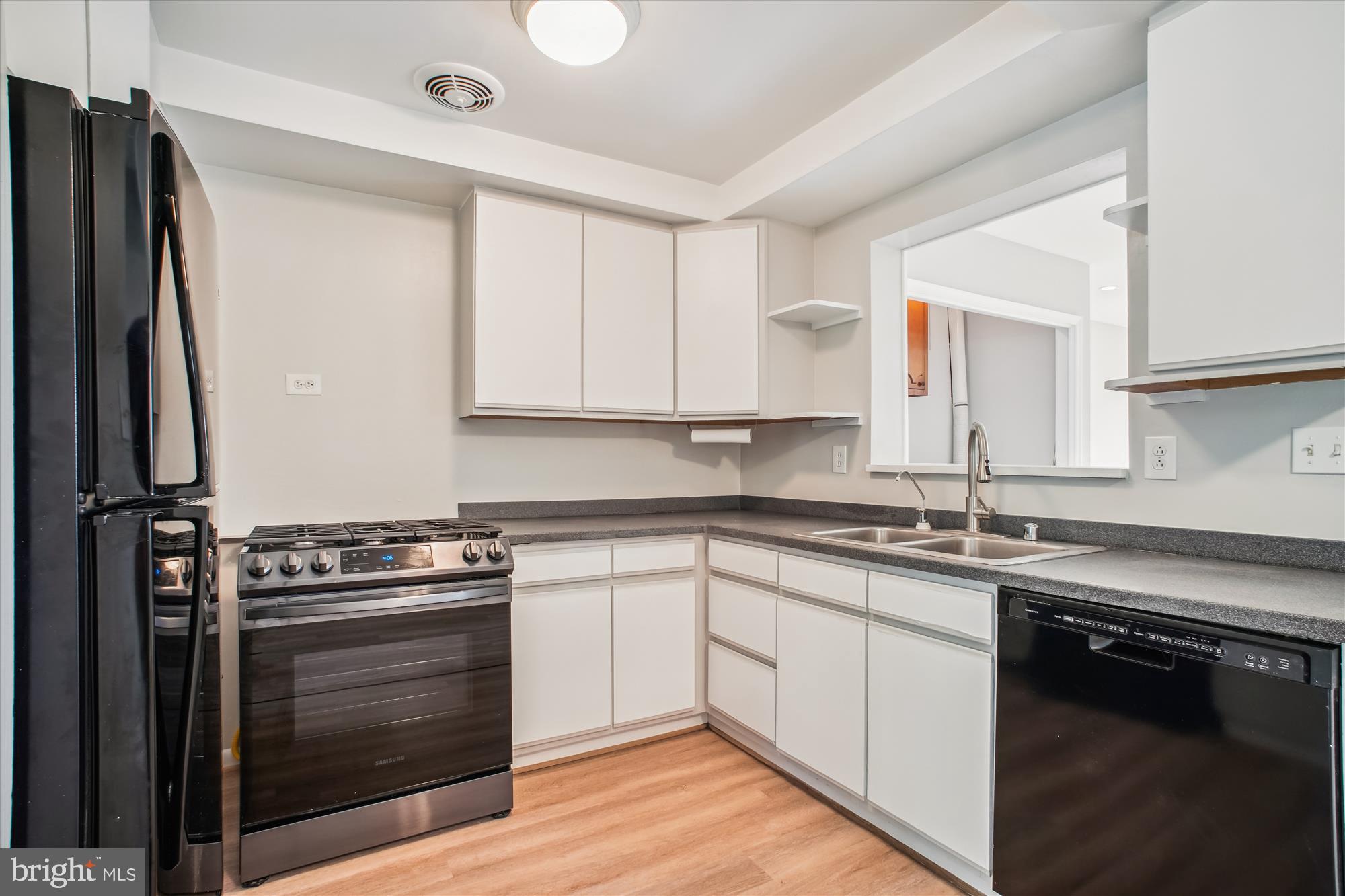 3135 Manor Road Falls Church, VA 22042 - Photo 21 of 42 Kitchen