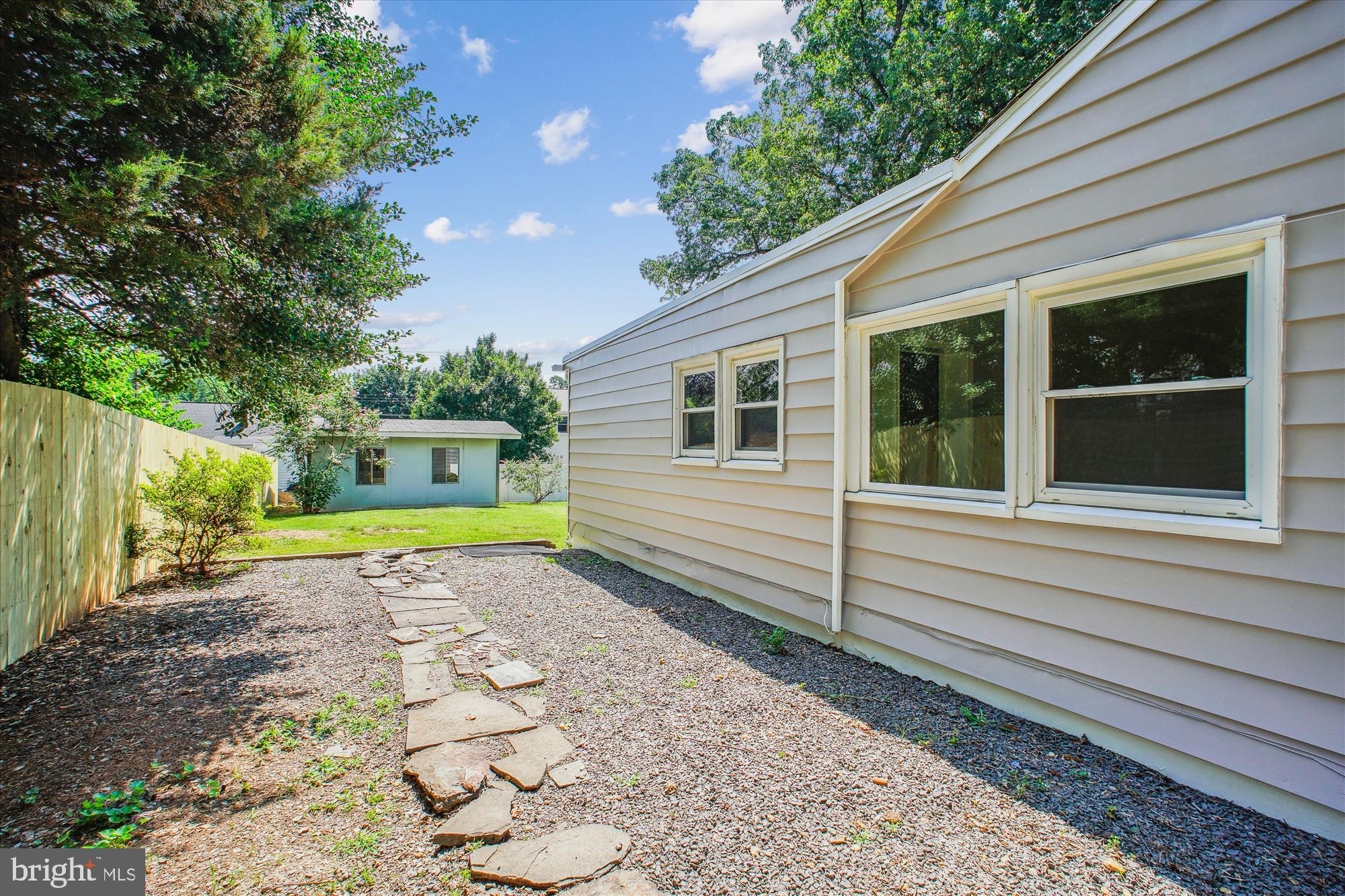 3135 Manor Road Falls Church, VA 22042 - Photo 4 of 42 Side Elevation
