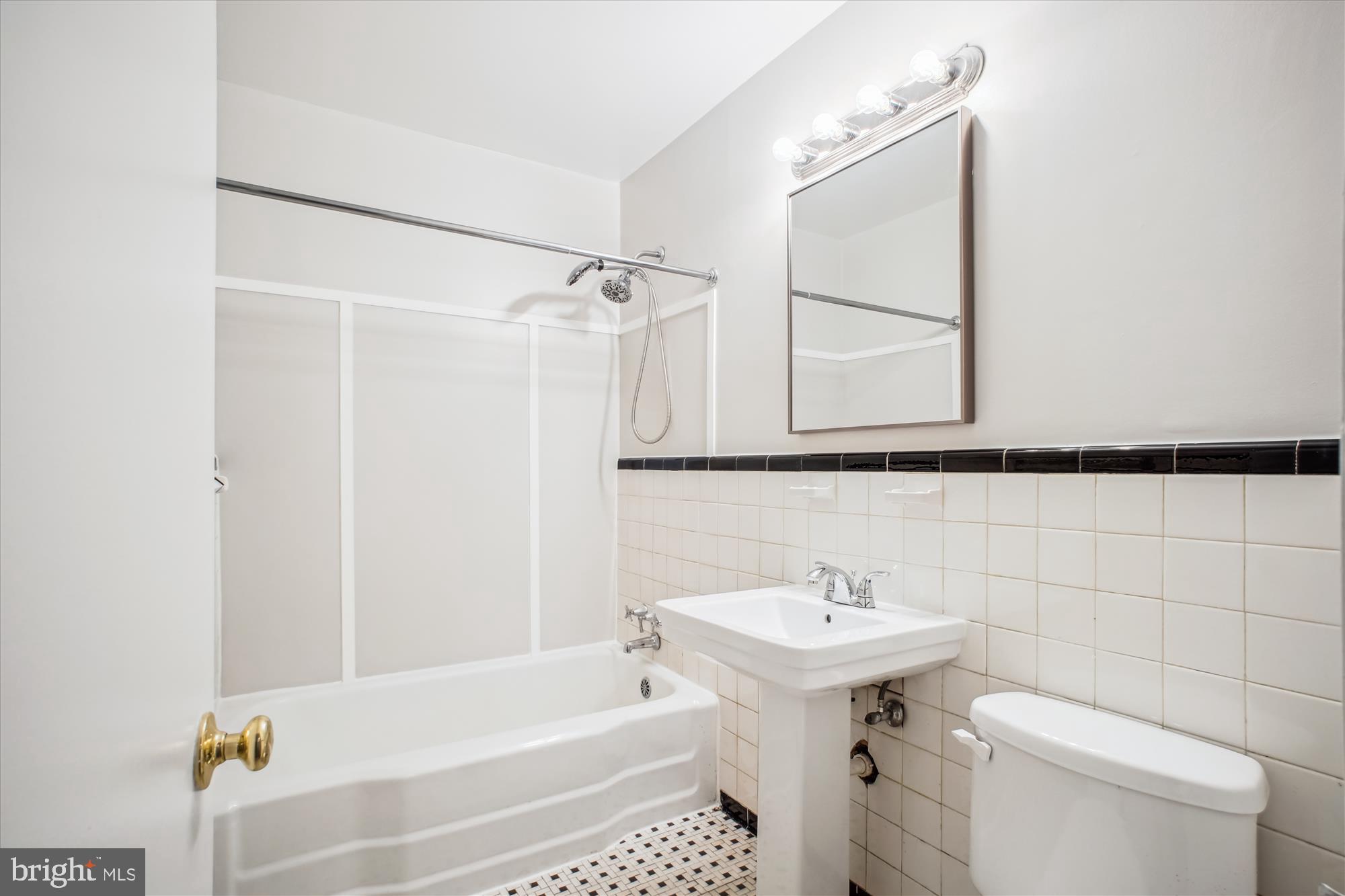 3135 Manor Road Falls Church, VA 22042 - Photo 10 of 42 Bath