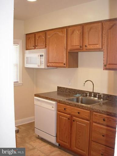 1328 Pentwood Road Baltimore, MD 21239 - Photo 8 of 20 Kitchen