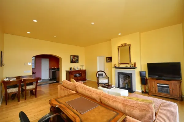 $4,500 | 160 Commonwealth Avenue, Unit 513, Boston, MA 02116