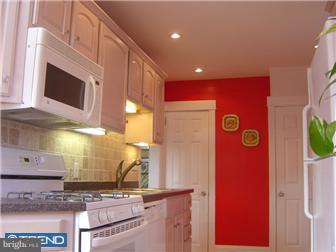 309 Powell Road Springfield, PA 19064 - Photo 3 of 12 Kitchen