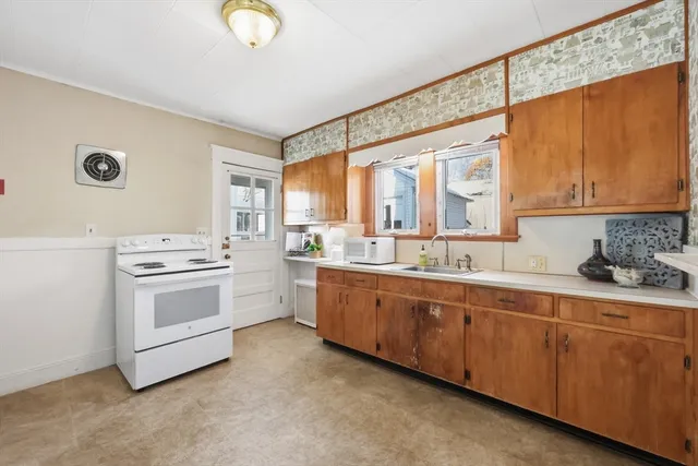 $249,900 | 115 Tiffany Street, Springfield, MA 01108