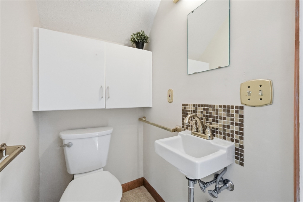 115 Tiffany Street Springfield, MA 01108 - Photo 14 of 32