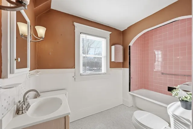 $249,900 | 115 Tiffany Street, Springfield, MA 01108